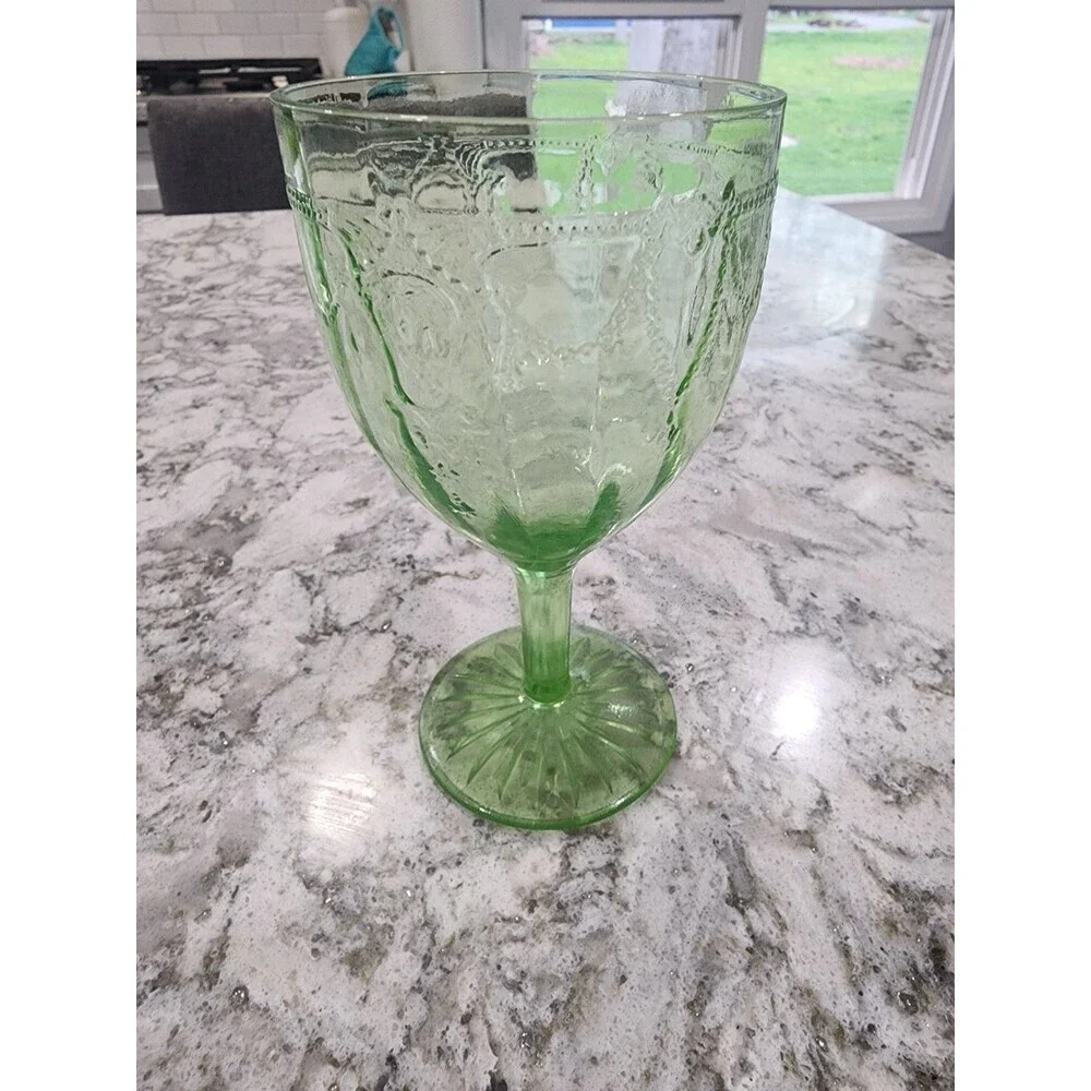HOCKING GLASS CO. CAMEO BALLERINA GREEN 5-7/8